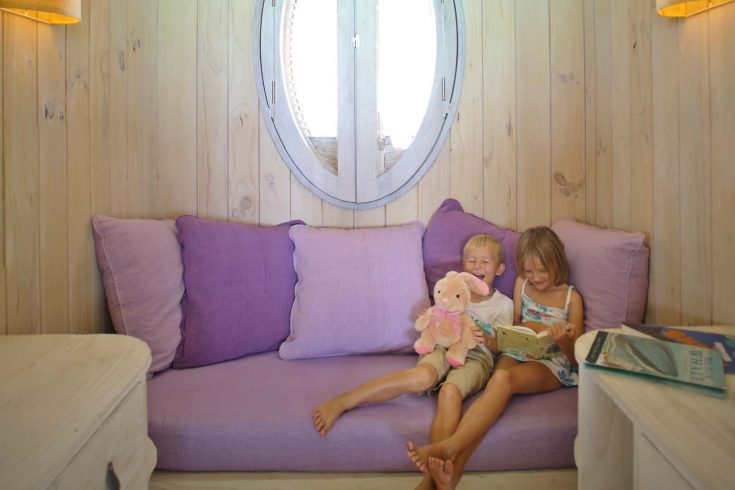 Water-Retreat-mini-bedroom-with-kids-by-Stevie-Mann