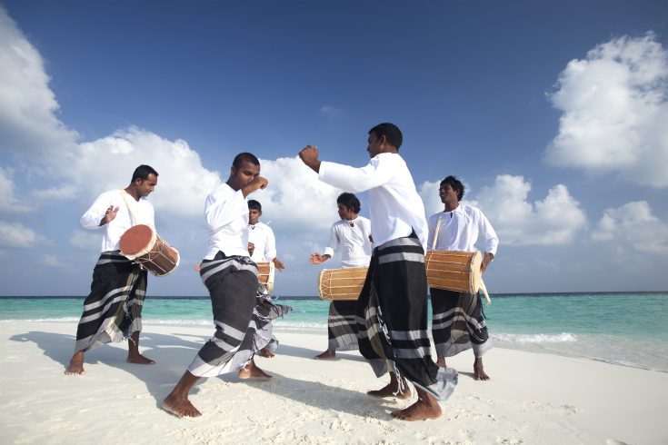 ©Baros Maldives_Bodu Beru Sandbank_HR